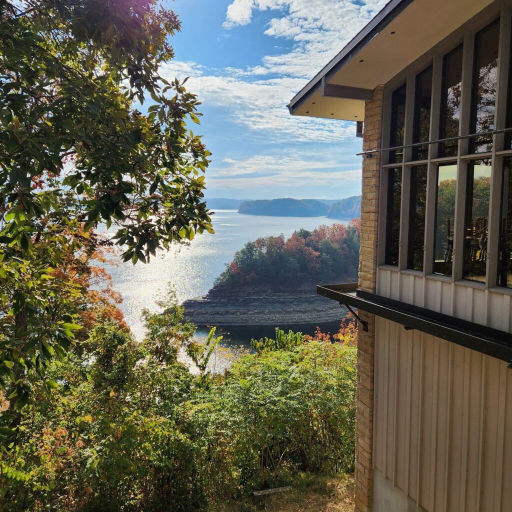Rowena View Cafe at Lake Cumberland State Resort Park