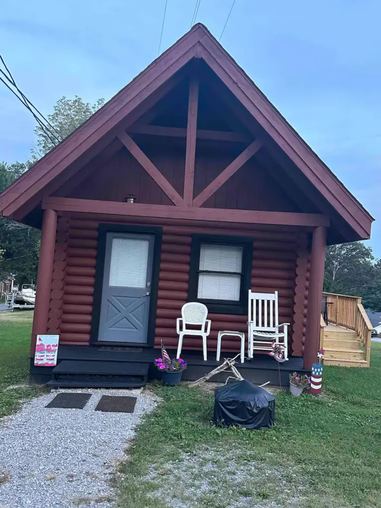 Hilltop Hideaway Cabin Rental on Lake Cumberland